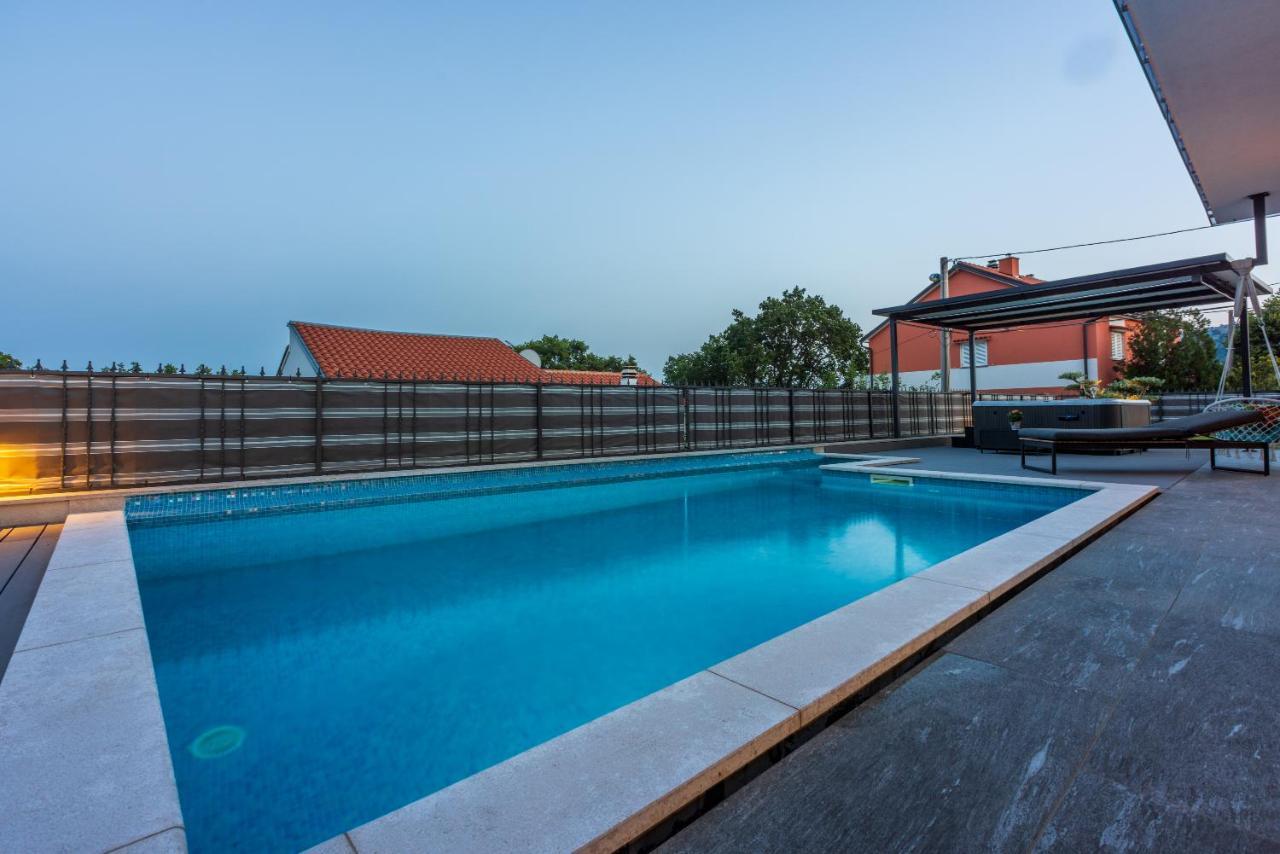 Villa Saric 布里比尔 外观 照片